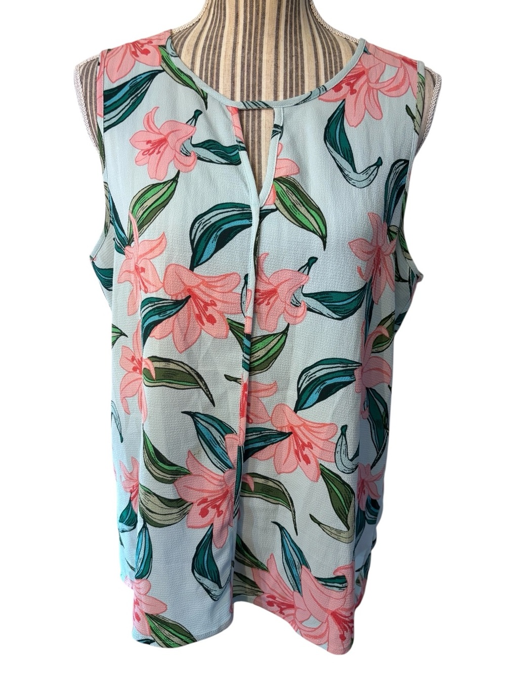 C&E Camisole Large Floral Sleeveless Keyhole - Light Blue with Pink Green Floral